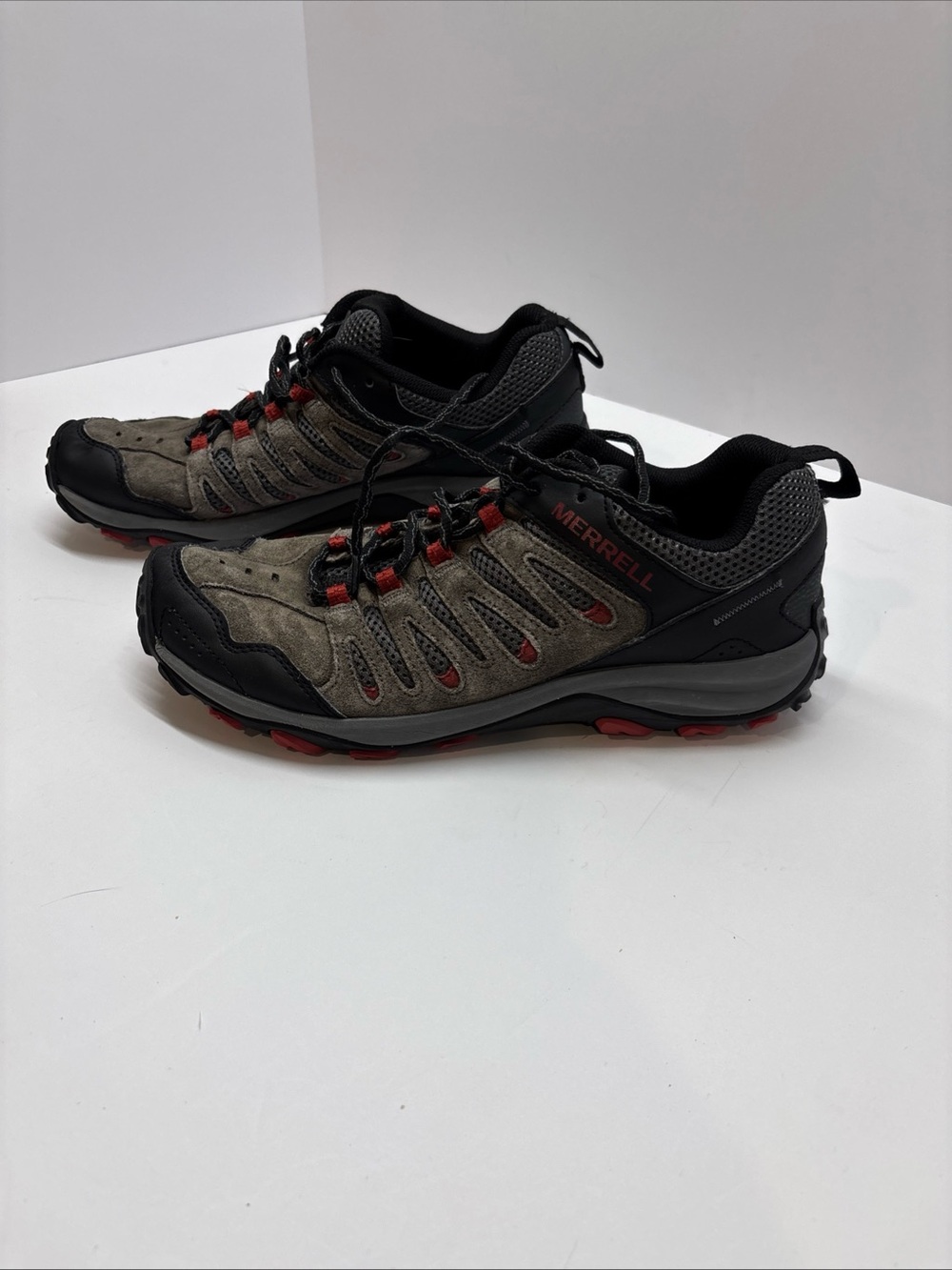 Merrell Men's Gray, Black and Red Low-Cut Trail Sneakers size 10